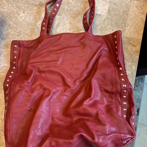 Great Cherry Colored Tote - Picture 3 of 4